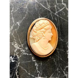 Antique Hand carved Cameo Brooch/Pendant